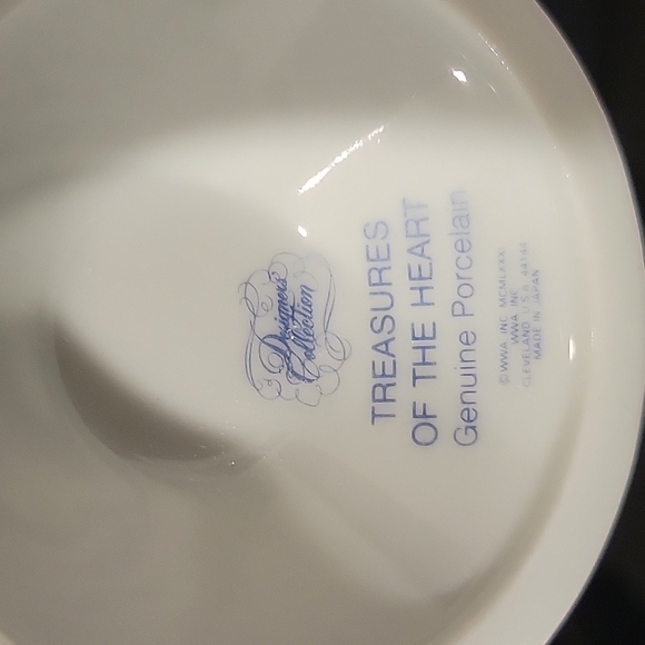 Treasures of the Heart Genuine Porcelain Mug Designers Collection girl and cat - Picture 2 of 3